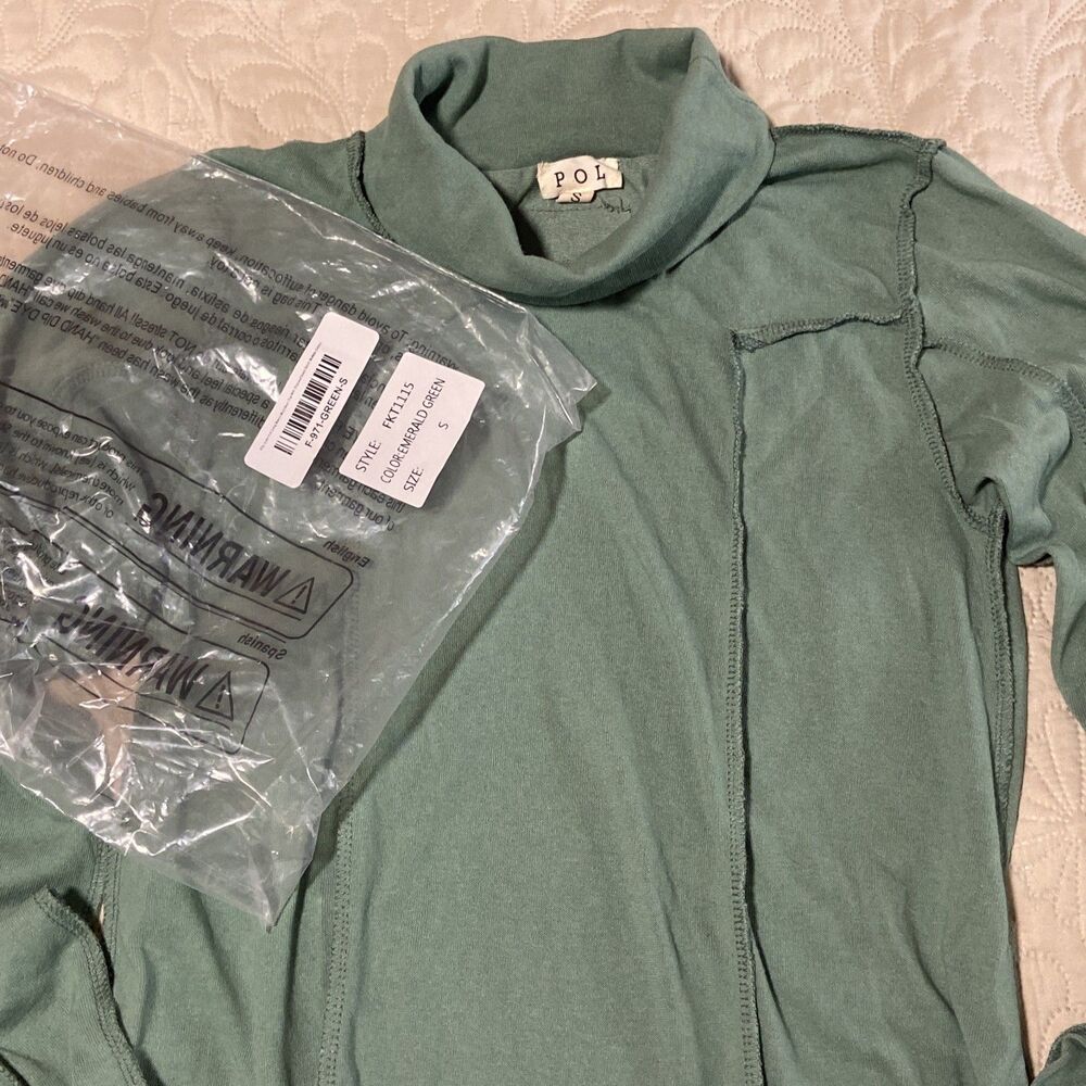 POL Top Pol Shirt Long Sleeve Boho Style Womens Size Small Green Turtleneck New